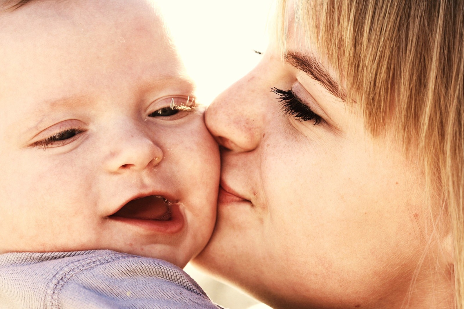 Chin, chin, chin, pon, pon, pon… Chin, chin, chin, pon, pon, pon…