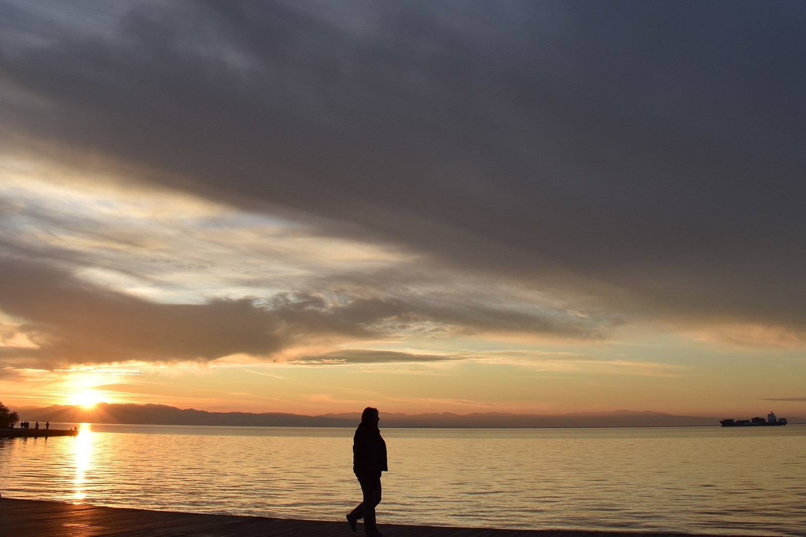 Torna siempre el pensamiento Torna siempre el pensamiento