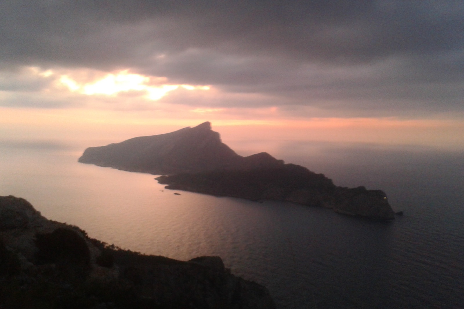 Dragonera: guardián del umbral